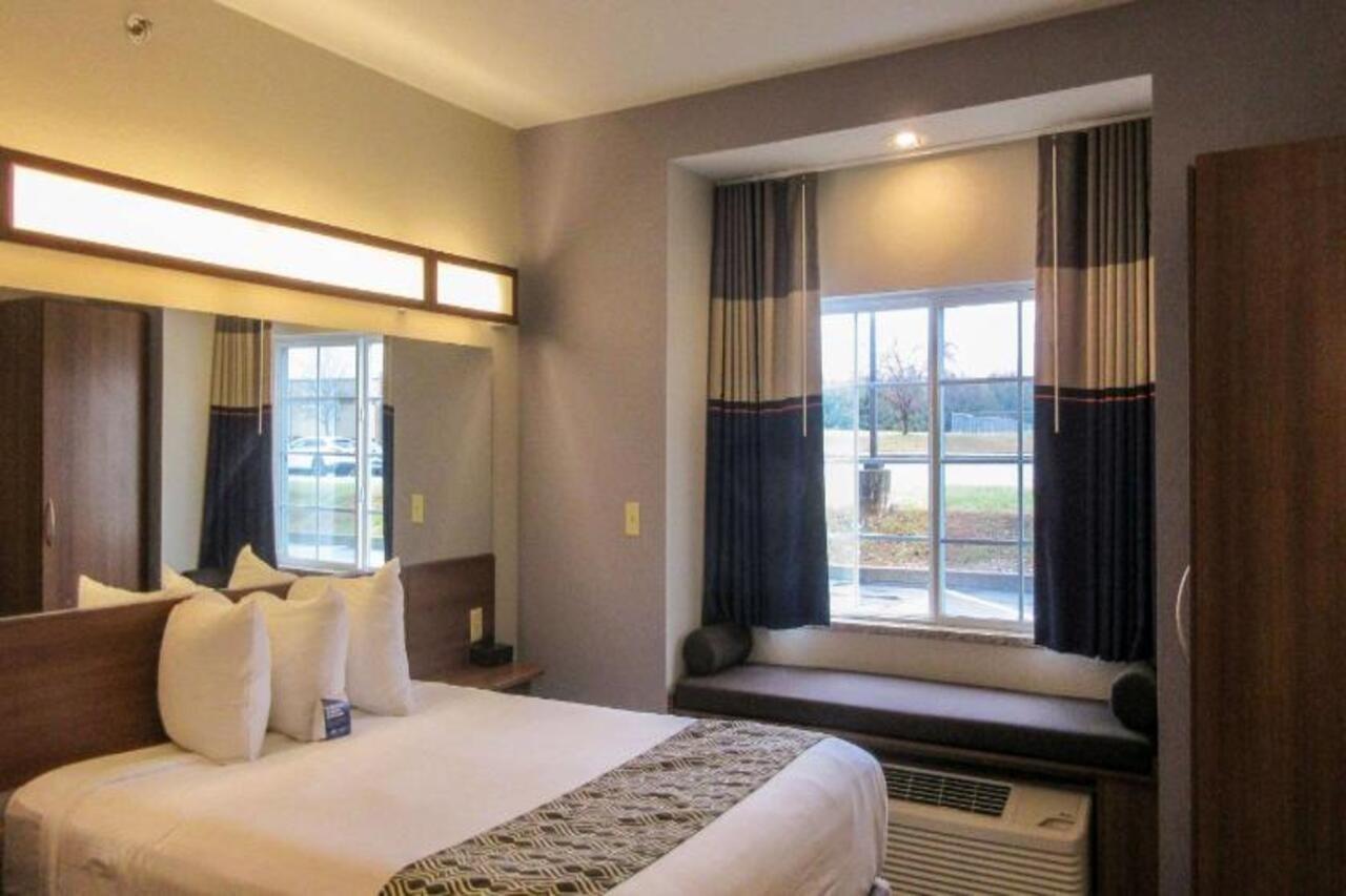 Quality Inn & Suites Caldwell I-77 Buitenkant foto