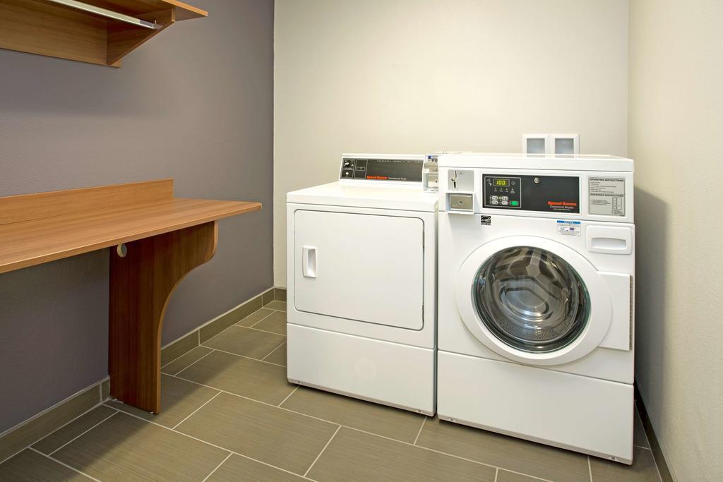 Quality Inn & Suites Caldwell I-77 Buitenkant foto